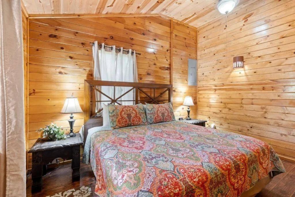 Апартаменты Misty Moonlight, Sleeps 4, Mountain Cabin Брокен-Боу Экстерьер фото
