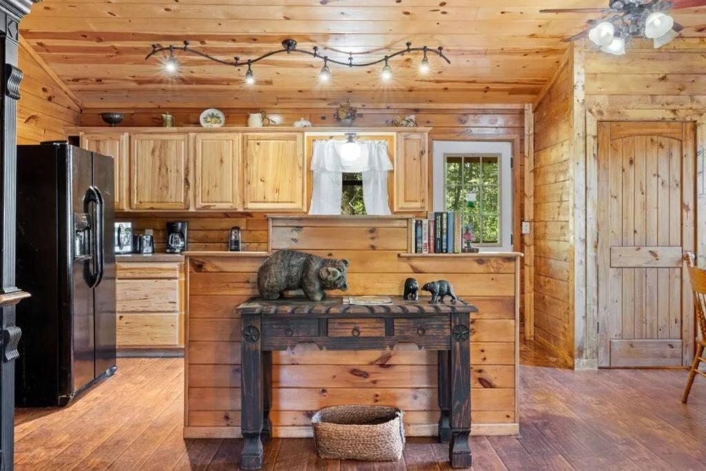 Апартаменты Misty Moonlight, Sleeps 4, Mountain Cabin Брокен-Боу Экстерьер фото